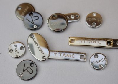 Accessoire-Mode-Bekleidung-Metall-DOB-HAKA-Anker-Knopf-GmbH