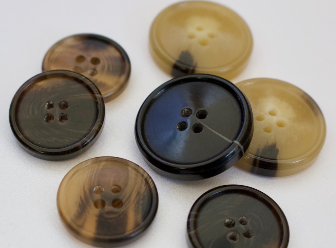 Synthetic and polyester buttons - Anker Knopf GmbH